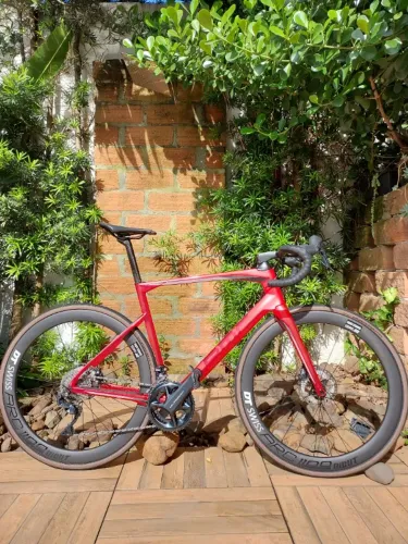 BMC Road Machine 02 - Carbono | Tamanho 56 (serve de 1,70 a 1,85) | Estado de nova