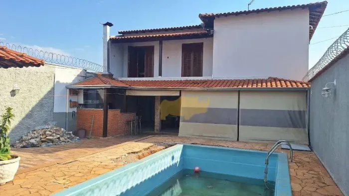 Casa com 3 dormitórios à venda, 194 m² por R$ 550.000,00 - Vila Nova - Rio Claro/SP