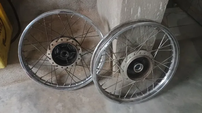Par de roda de moto Titan 