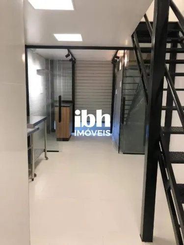 LOJA MONTADA A VENDA COM 42M² , MAZANINO, 1 BANHEIRO NO BURITIS.