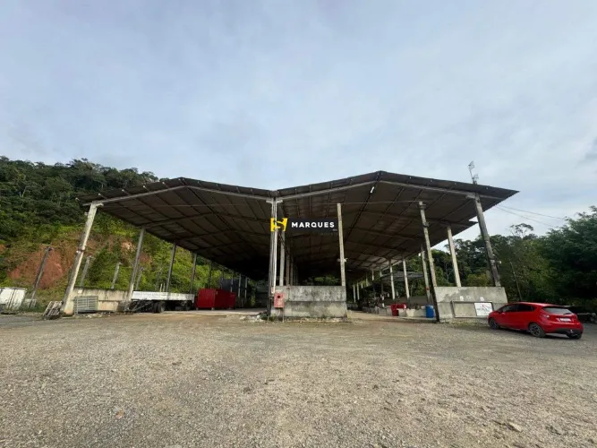 Galpão Comercial em Pirabeiraba Próximo à BR-101
