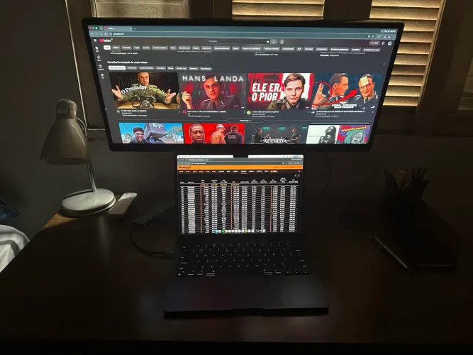 Monitor LG WideScreen 25 Com Suporte articulado