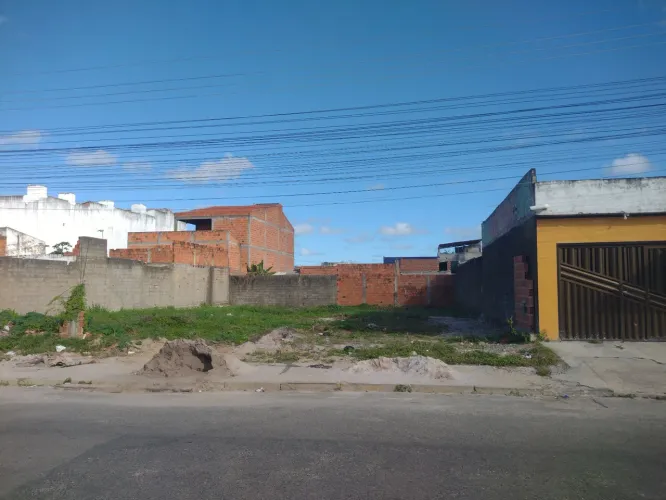 Terreno 10x30m no Marivan