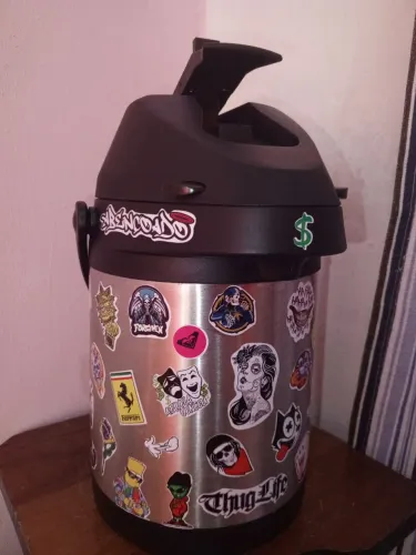 Vende-se essa garrafa.