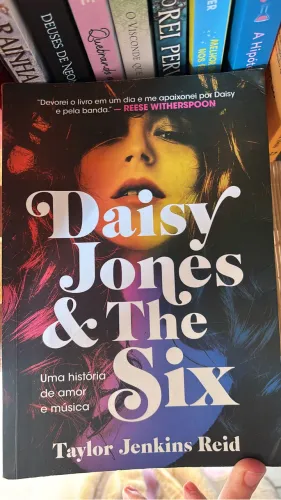 Livro Daisy jones e the six