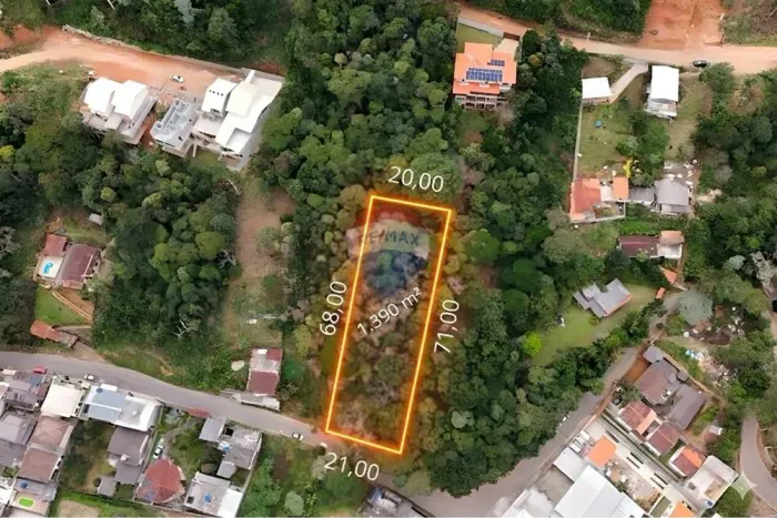 Terreno à venda em Varginha com 1.390m², residencial, comercial ou misto - Nova Friburgo -