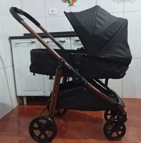 Carrinho de bebe 2 em 10 excelente estado marca Galzerano