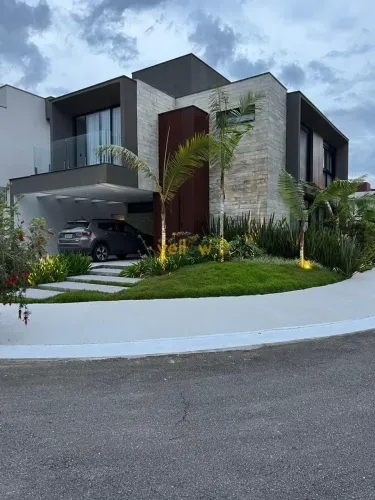 Casa de luxo em condomínio fechado em Fazenda Rodeio - Mogi das Cruzes: 300m², 3 suítes, 5