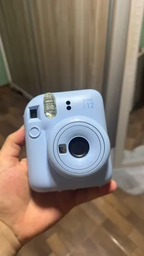 Câmera polaroid Instax mini 12