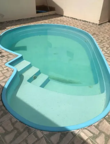 Limpeza e tratamento de água de piscinas