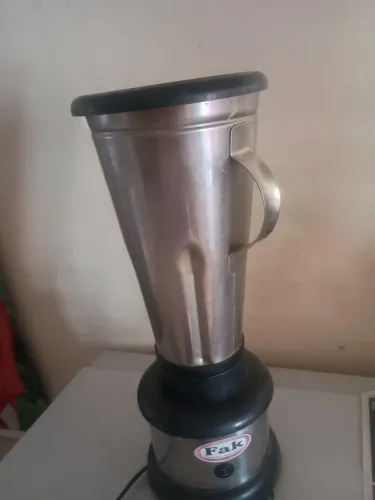 Vendo um liquidificador industrial