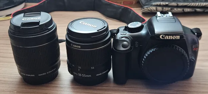 Canon T3 + Lentes e acessórios 
