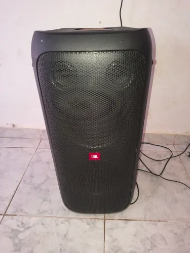 Vendo caixa JBL Party Bom 310.