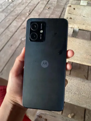 Vende-se moto g54 tudo original vai com a caixa junto