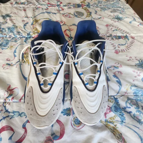Tênis adidas original, em ótimo estado. Tam 41