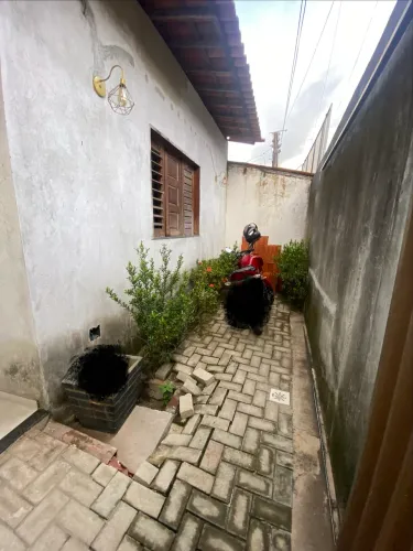 Casa a venda no centro de Aquiraz
