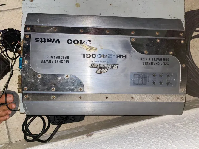 Vendo outro troco módulo 2400w 4 canais todo original funcionando perfeitamente