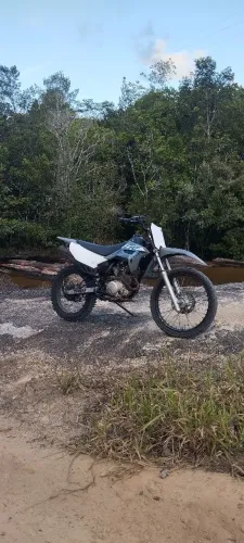 XTZ de trilha 