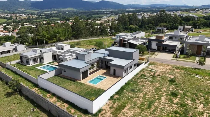 Casa Térrea à venda com 4 suites - Condomínio Terras da Alvorada - Nova Era - It
