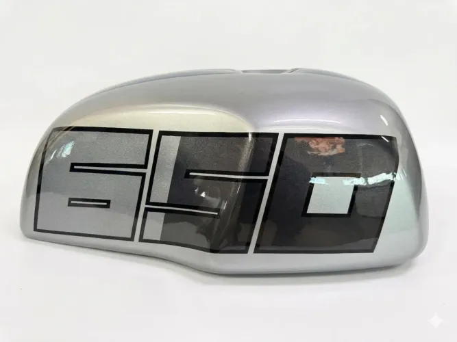 Capa de tanque continental gt 650 personalizada Simon kustom 