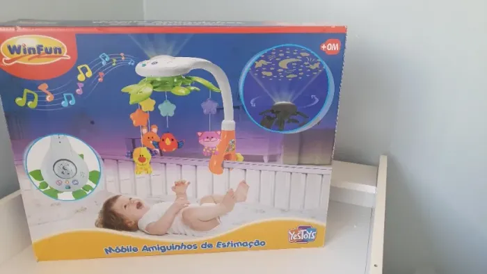 Móbile Projetor de Luz Amiguinhos de Estimação
