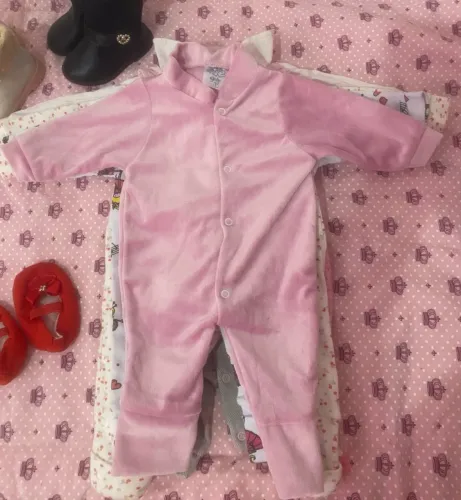 Vendo mini lote de bebê 