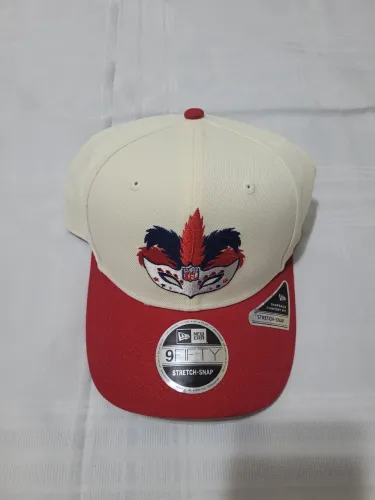 Boné New Era 9Fifty Stretch Snap Carnaval NFL 2024 São Paulo Game Masculino - Off White<br>