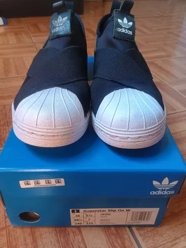 Tênis Adidas Slip On - tamanho 36