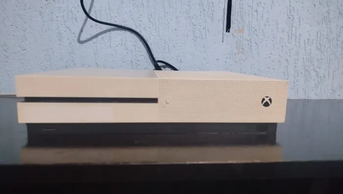 TROCO OU VENDO XBOX ONE S