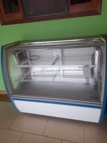 vitrine refrigerada expositora comercial da Polo Frio/Polofrio
