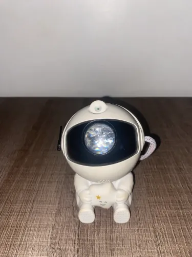 Mini astronauta projetor de galáxias com cabo e controle em perfeitas condições 
