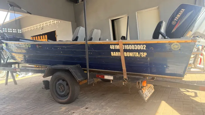 Barco Pontal modelo piapara 5,5 com 1,6m de boca