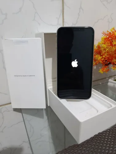 iPhone XR 64gb novo