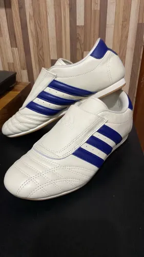 Tênis TAEKWONDO adidas