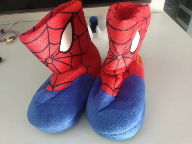 Pantufa infantil home aranha 33/34