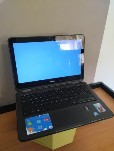 Notebook Dell Inspiron 11 3000 2 em 1 Touchscreen | SSD 120GB | 4GB RAM | Modo Tablet