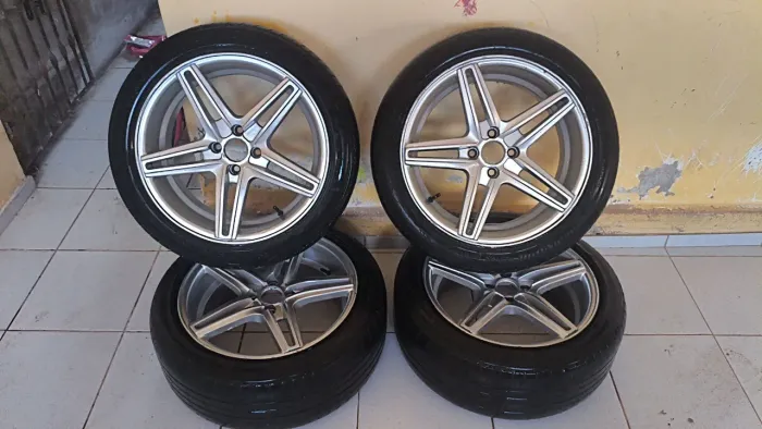 Jogo de rodas aro 17 4x100