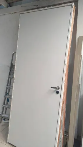 Vendo duas portas