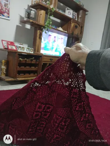 Colcha de crochê feita à mão