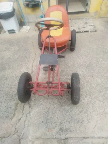 Vendo kart a pedal para crianças sta Monica guarapari