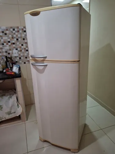Geladeira Electrolux 380l FrostFree ENTREGO