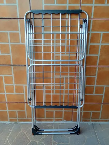 Varal de Chão Dobrável Grande em Alumínio