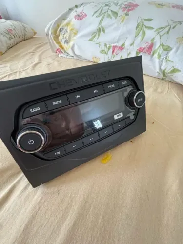 Rádio Bluetooth já com moldura origina (NOVO)l do Onix LT 2019