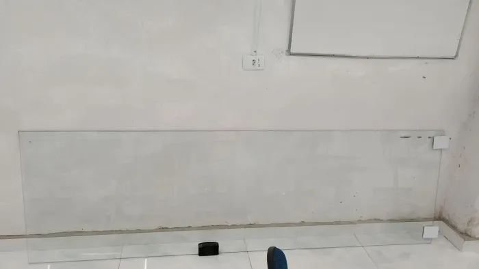 Vendo Porta de Vidro 2,44 por 75 cm.