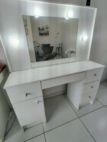 Penteadeira Camarim com luzes