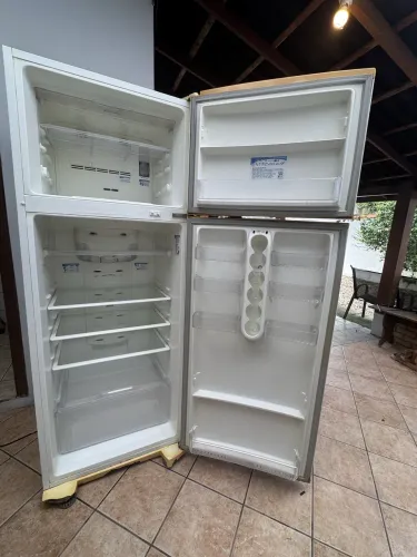 Vendo geladeira Electrolux