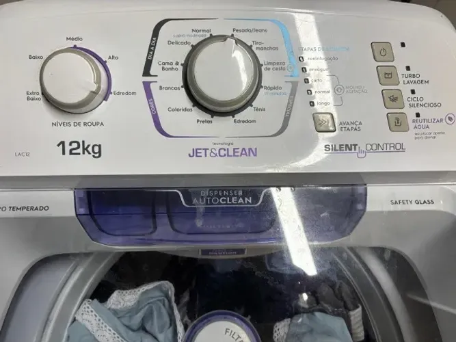 Lavaroupas Eletrolux 12kg em excelente funcionamento