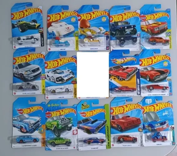 Lote hot wheels matchabox candide hot speed 1/64 são 26 miniaturas