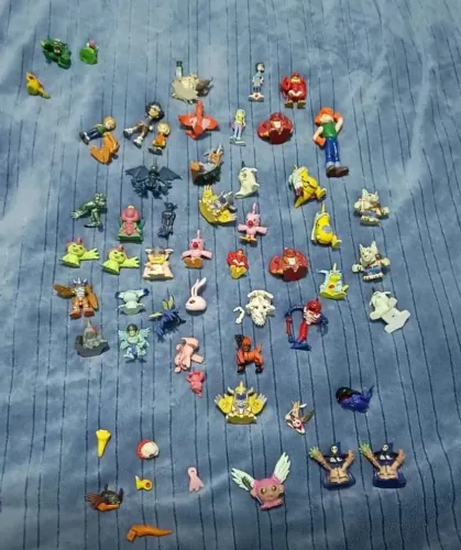 Bonecos Monsters ranchers/ Digimon/ Sucrilhos/ gogos/ geloucos.