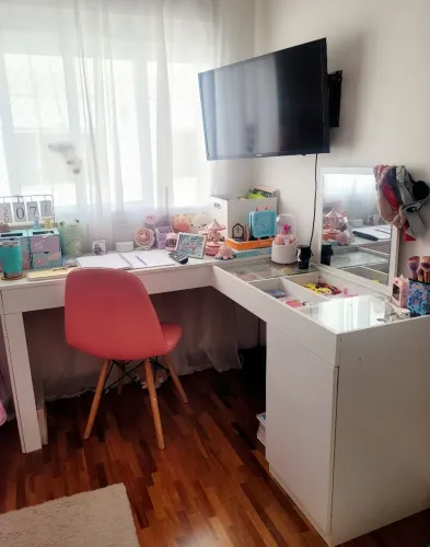 Penteadeira e escrivaninha 